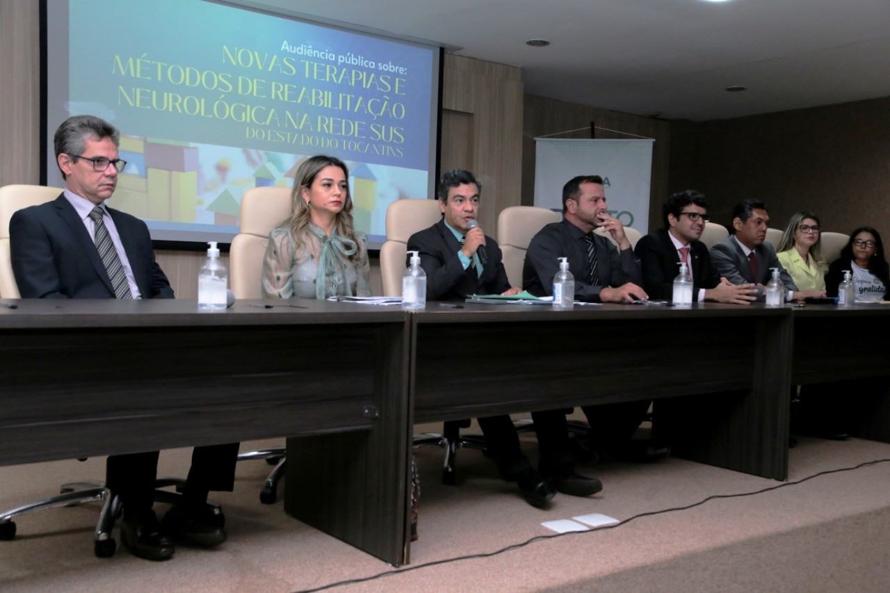 A coordenadora do CaoSaúde, promotora de Justiça Araína Cesárea, participou da audiência pública