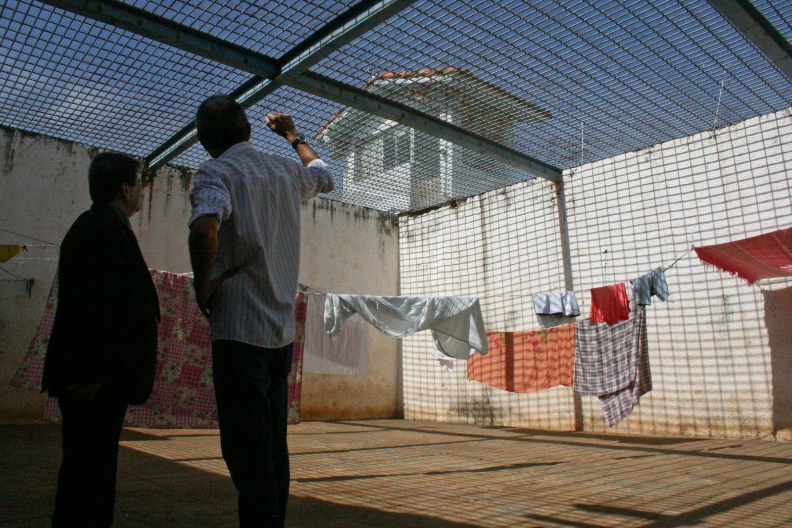 Promotor de Justiça em vistoria instalações da cadeia