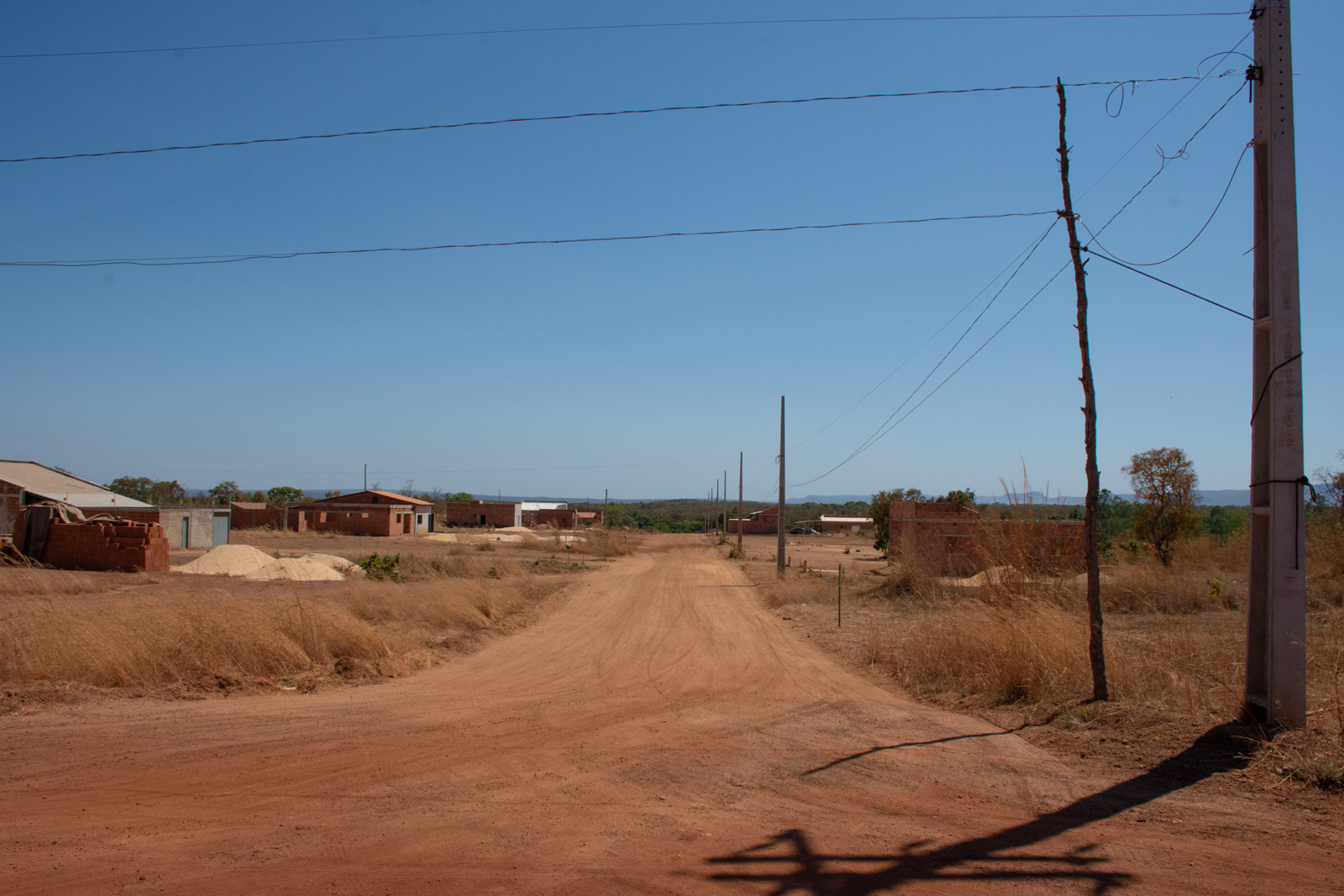 Moradores fazem improviso em relação à energia elétrica