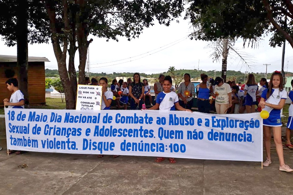 Caminhada reuniu instituições e sociedade