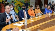 O promotor de Justiça Thiago Vilela e o presidente da entidade mantenedora do Hospital de Amor, Henrique Prata, durante a reunião