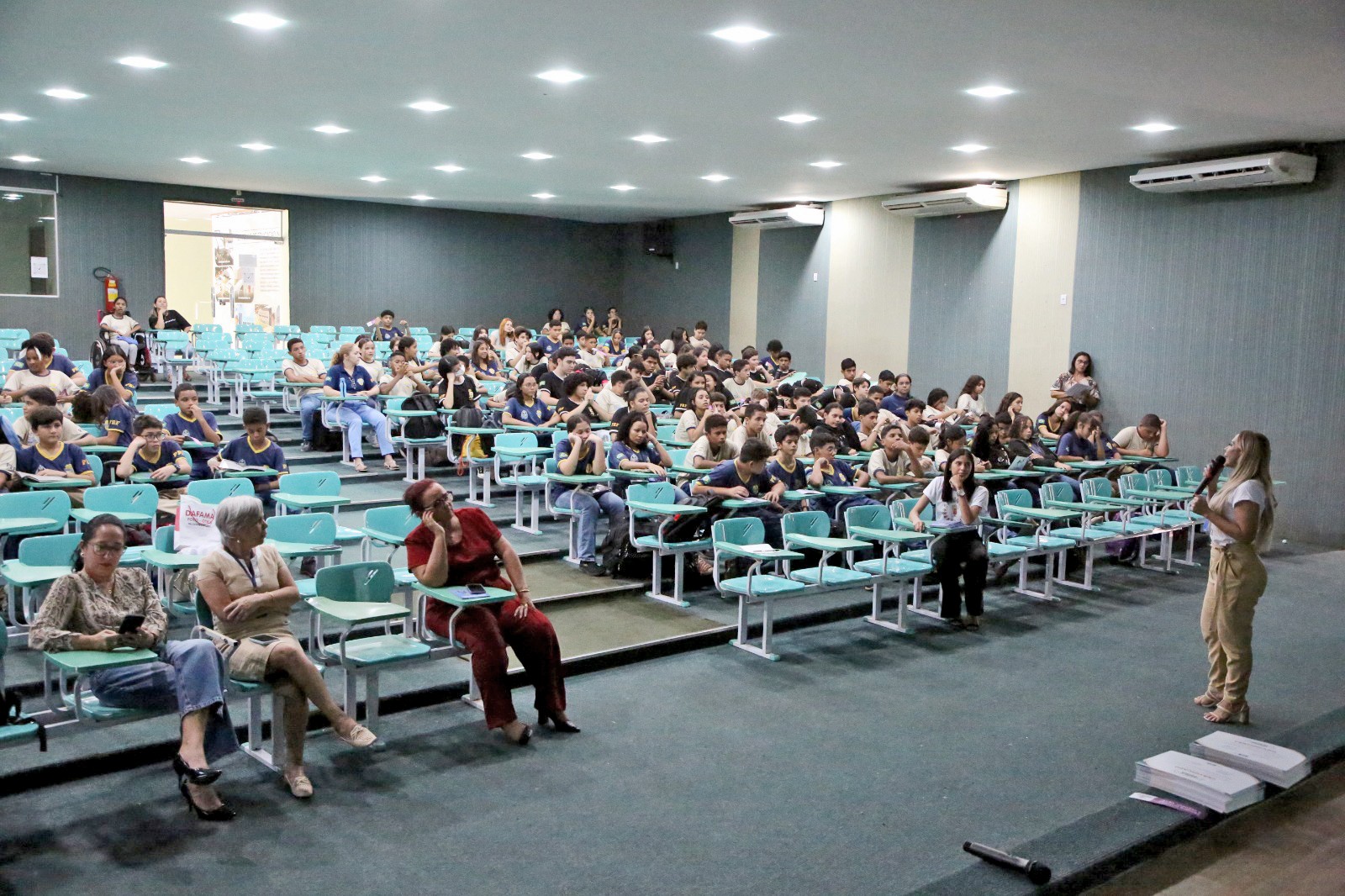 Evento foi realizado no auditório da Escola de Tempo Integral Padre Josimo Morais Tavares.