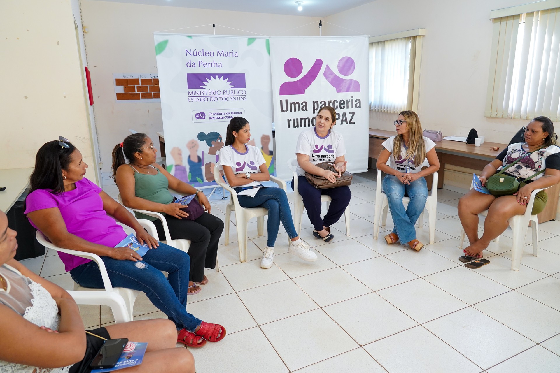 As mulheres ainda receberam orientações sobre os serviços oferecidos pelos órgãos que compõem a rede de proteção e defesa das vítimas em Palmas.