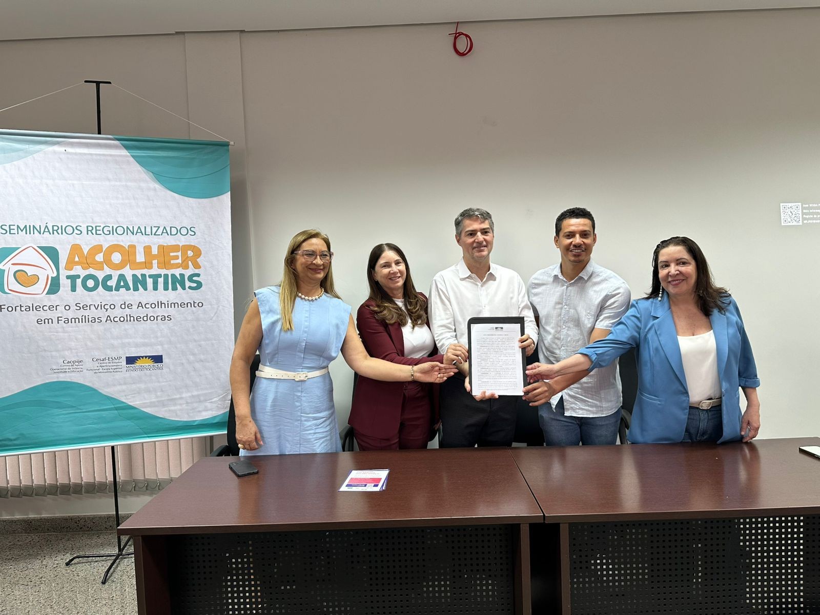 Prefeitos dos municípios da regional assinaram a Carta de Compromisso pela Convivência Familiar e Comunitária.