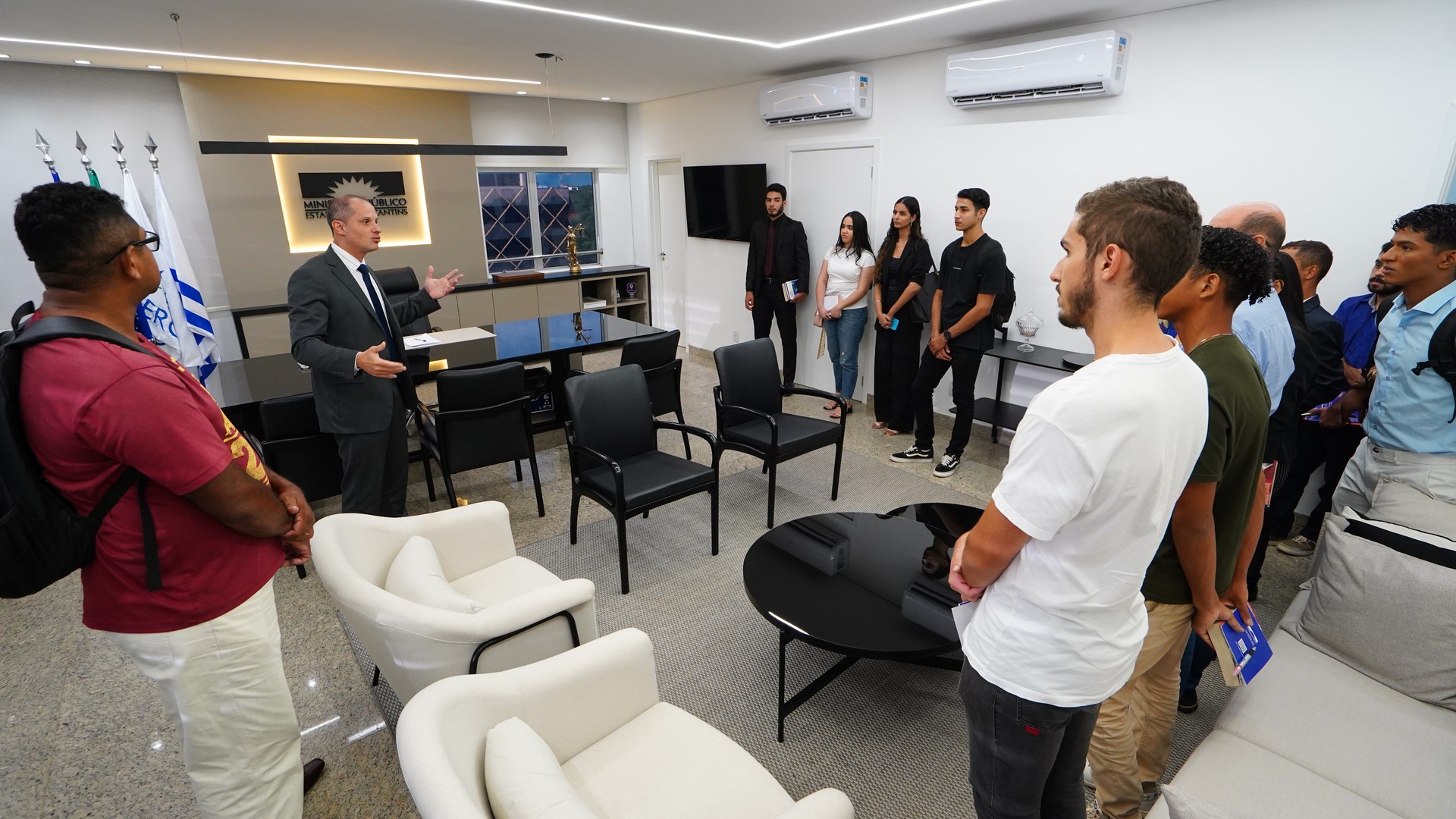 Visita ao Gabinete do PGJ