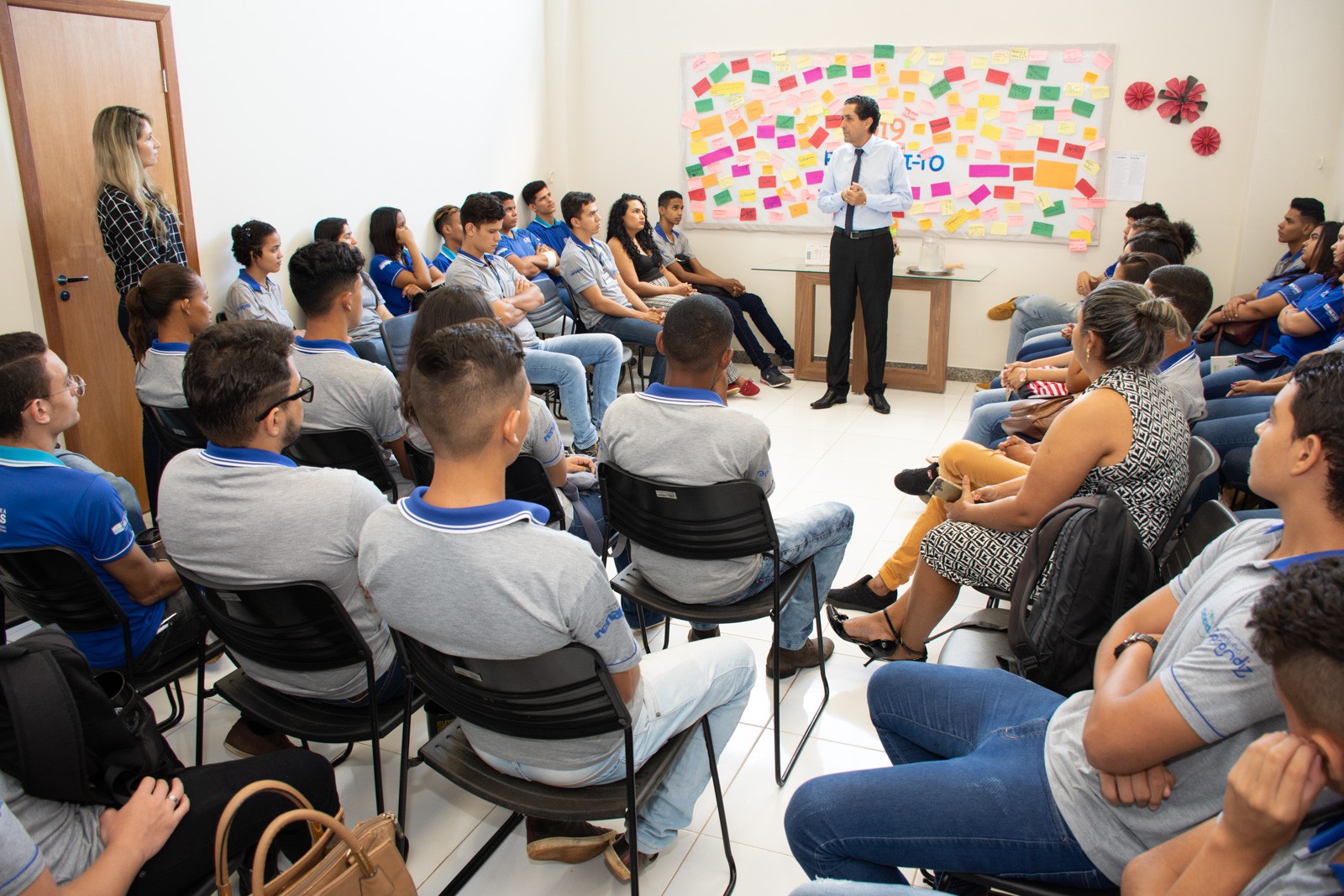 Cerca de 50 jovens participaram da palestra