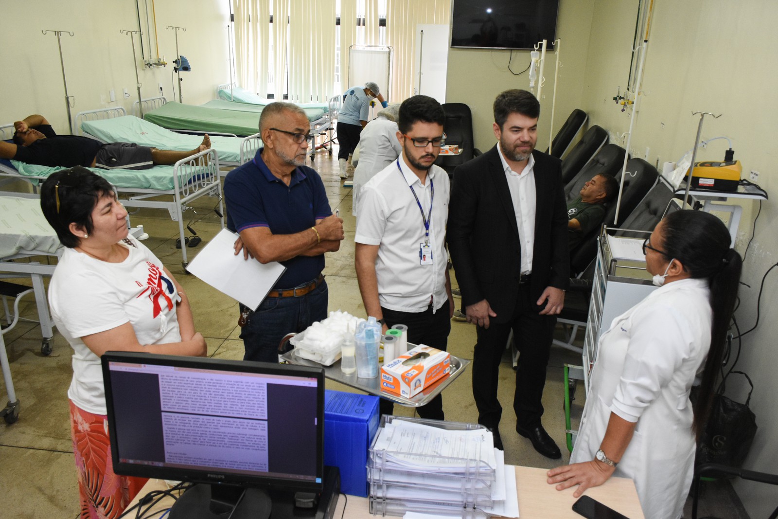 Promotor de Justiça Thiago Ribeiro e equipe do MPTO durante vistoria
