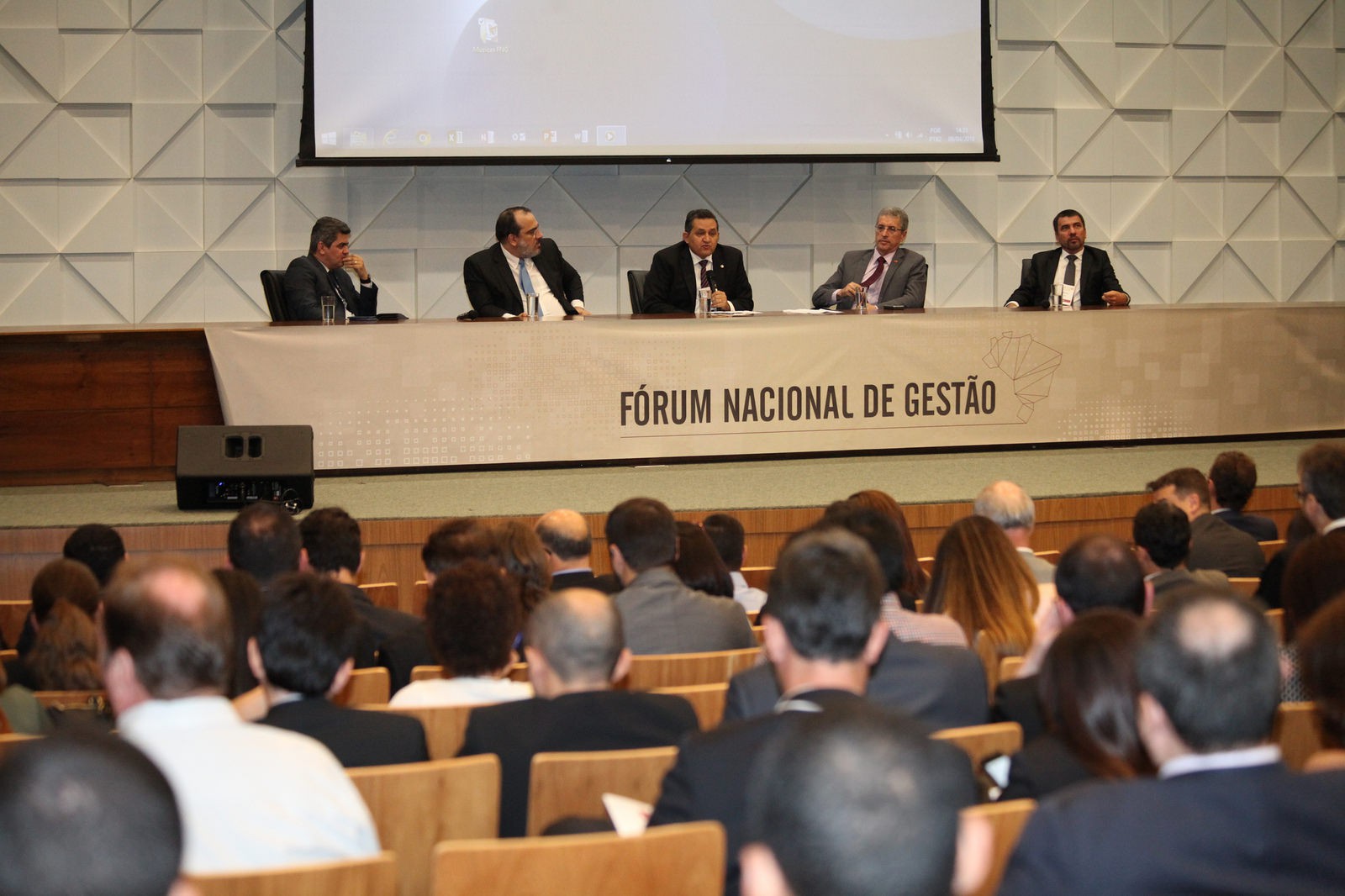 Foram dois dias de discussões 