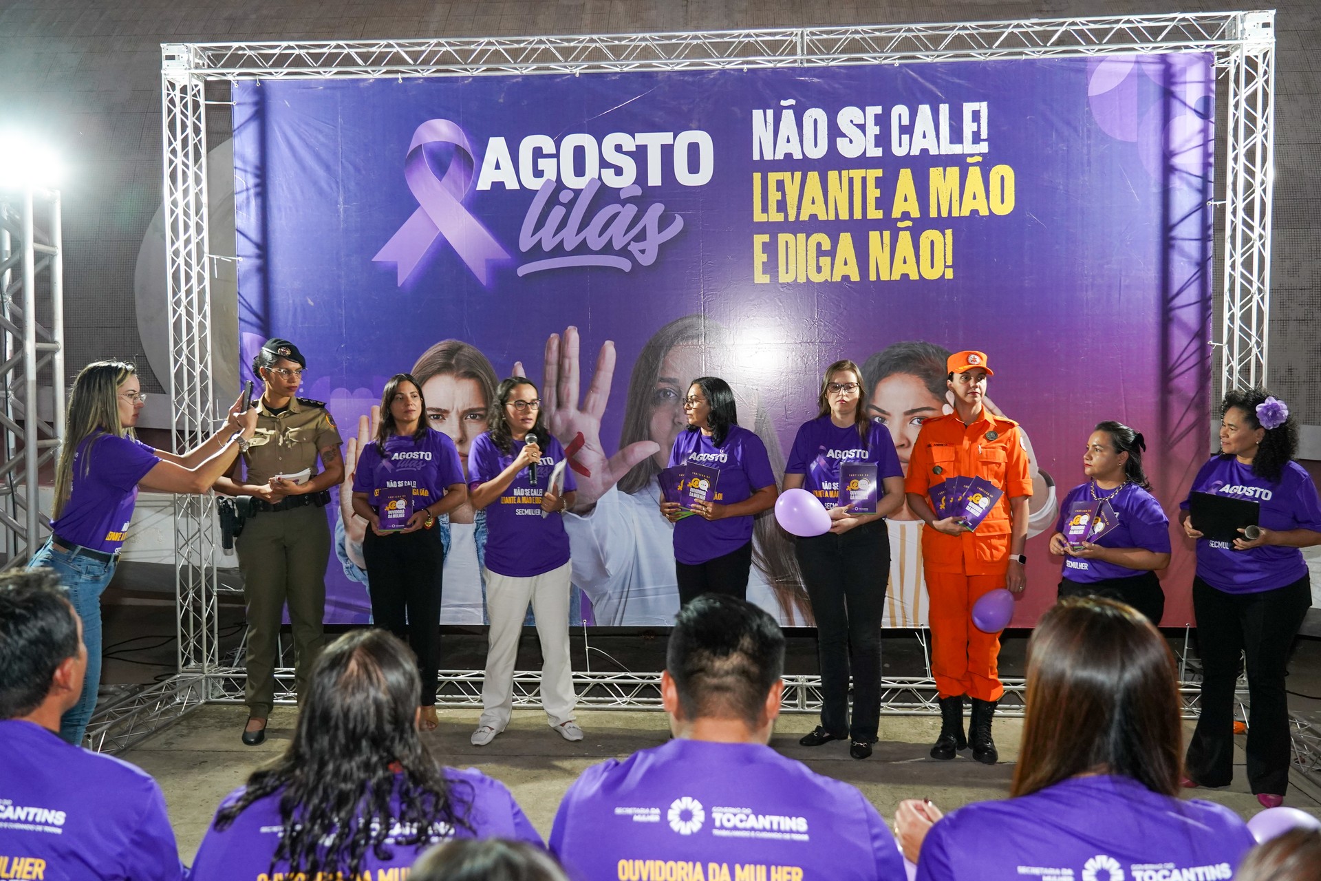 Promotora de Justiça Cynthia Assis participa de lançamento da campanha na praça dos Girassóis