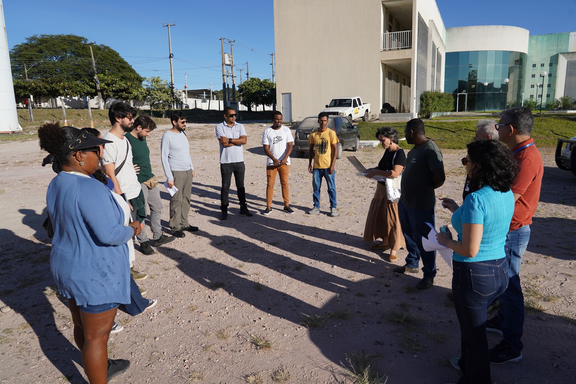 Pesquisadores do MPTO, UFT, Iphan e moradores locais reunidos em Arraias