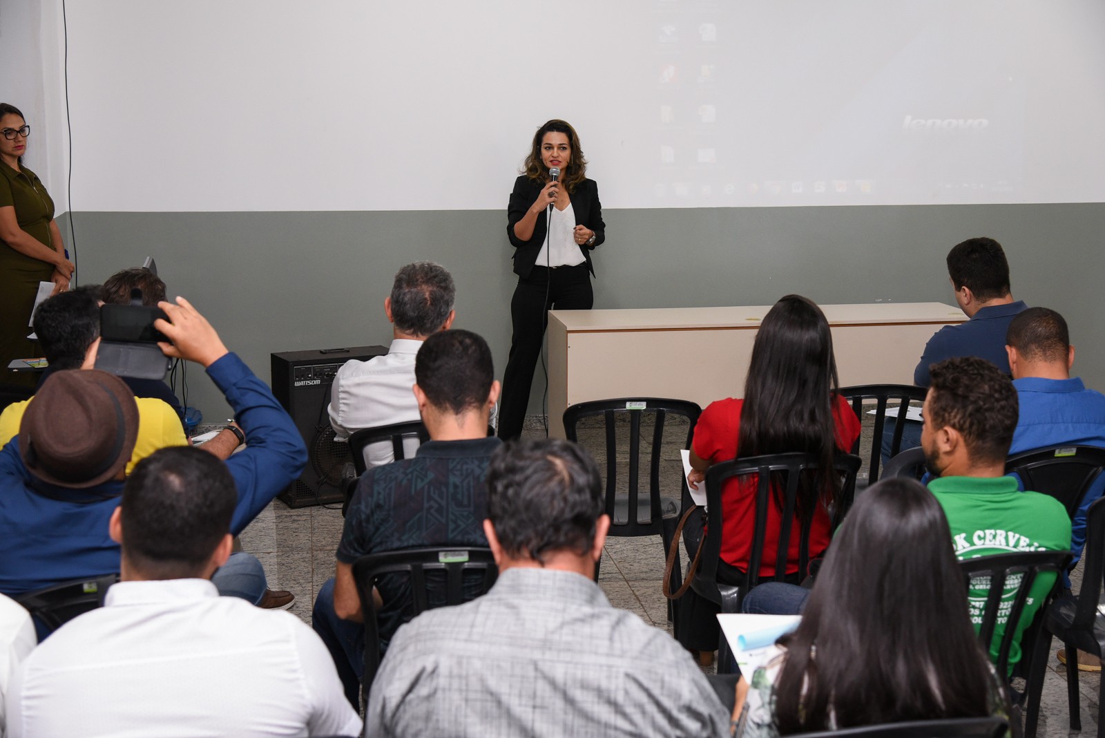 Coordenadora do Caocon fala em evento da Seagro