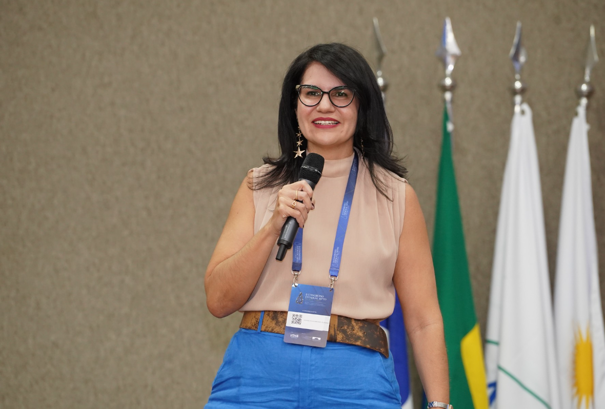 Juliana Silva Marinho Guimarães abordou “O Acordo de Não Persecução Cível como instrumento da Justiça Multiportas”