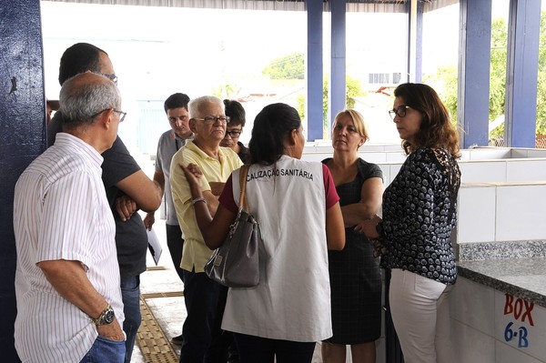 Promotoras de Justiça vistoriam insatalações da feira da 307 Norte.