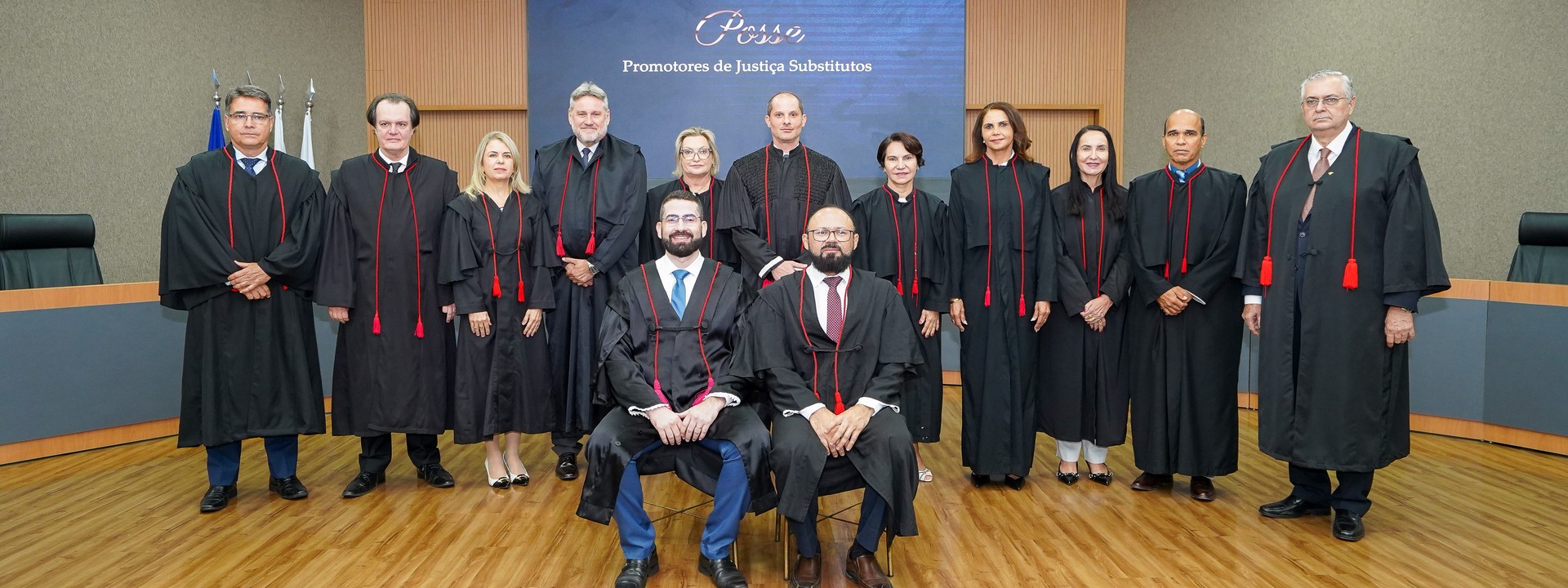 Os novos promotores de Justiça diante do Colégio de Procuradores