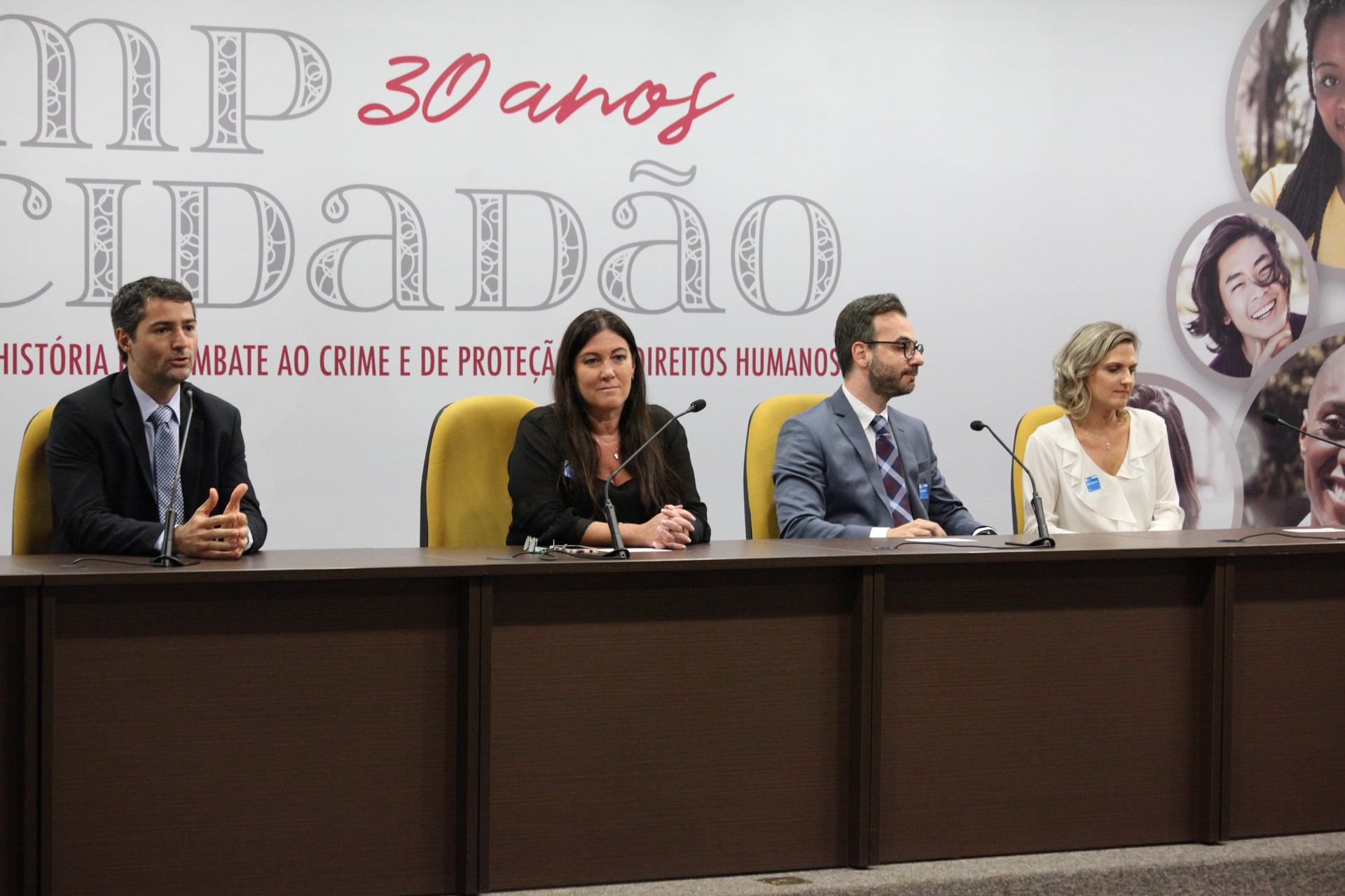 O Promotor de Justiça Sidney Fiori Júnior atuou como coordenador de mesa de três palestras. 