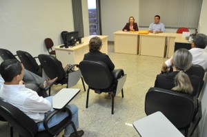 Subprocuradora Geral de Justiça, Vera Nilva, e Chefe do RH, Pedro Amilto, orientam estagiários