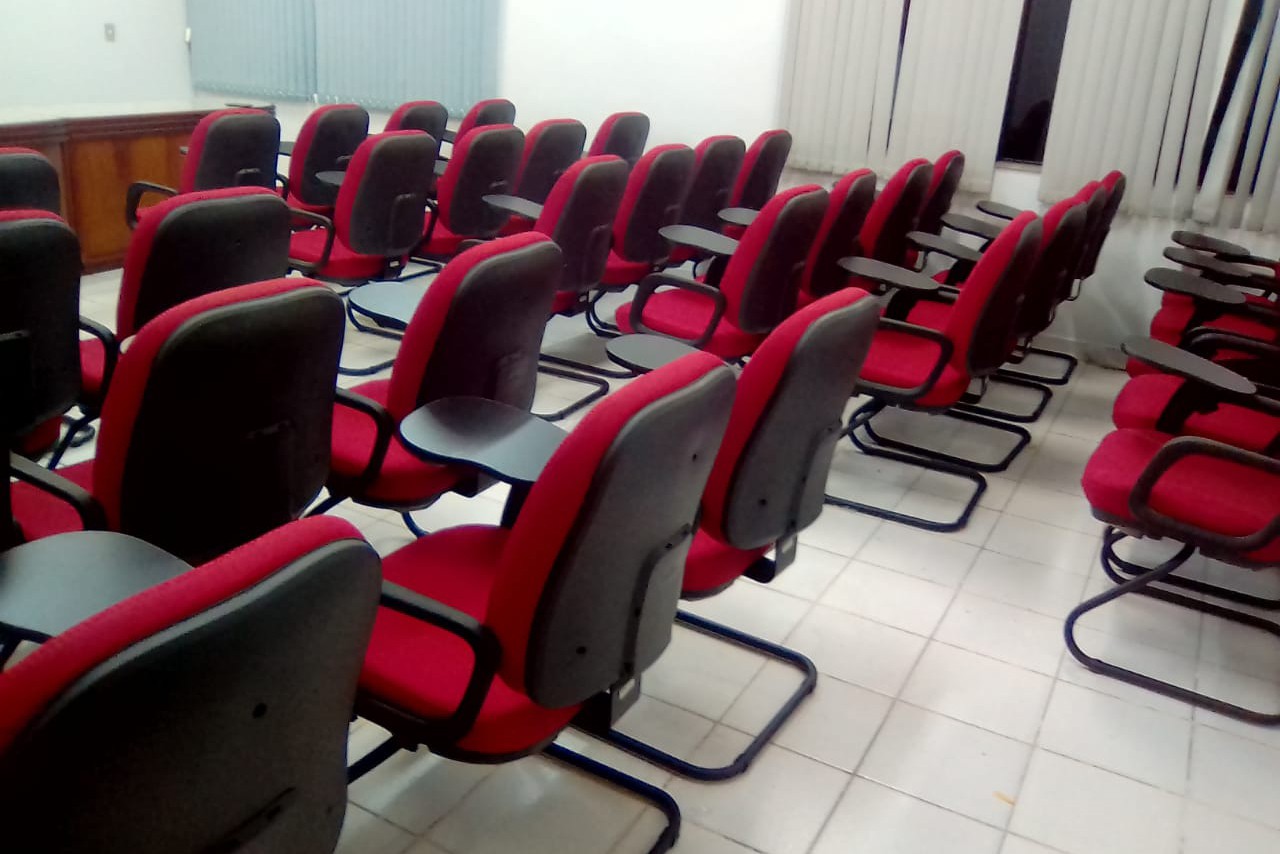 Auditório também teve todas as cadeiras substituídas