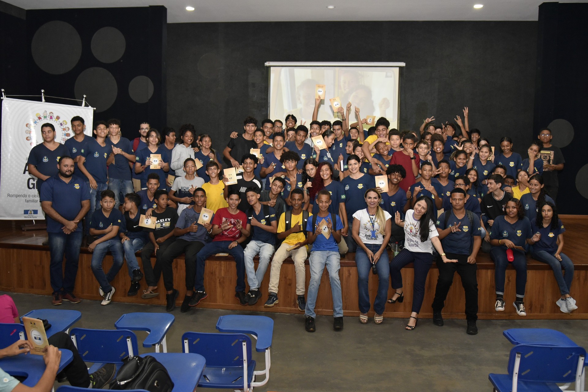 Após palestra, participantes se reuniram para foto