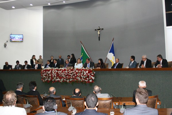 O Subprocurador-Geral de Justiça, José Omar de Almeida Júnior, prestigiou a sessão solene pelo Dia do Advogado e Dia do Direito,