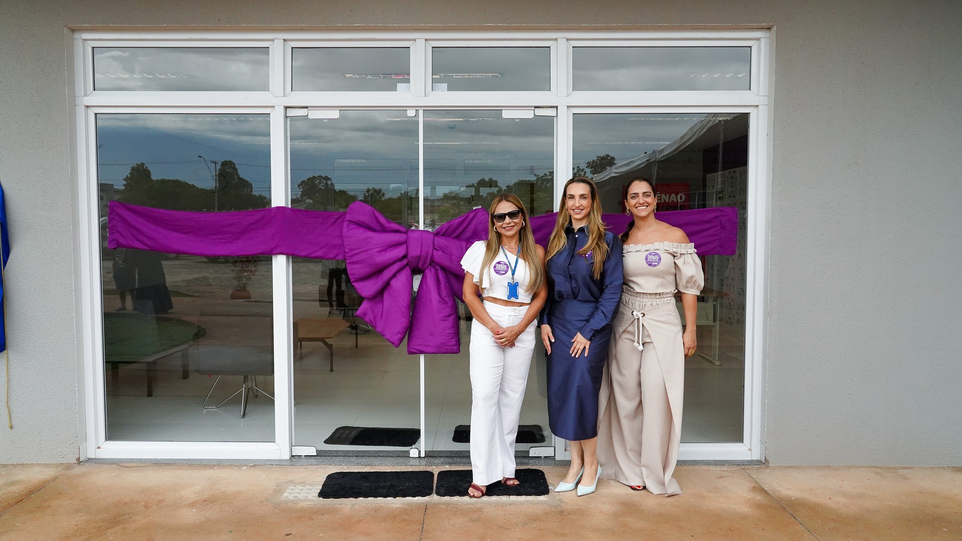 Integrantes do MPTO durante entrega da Casa da Mulher Brasileira