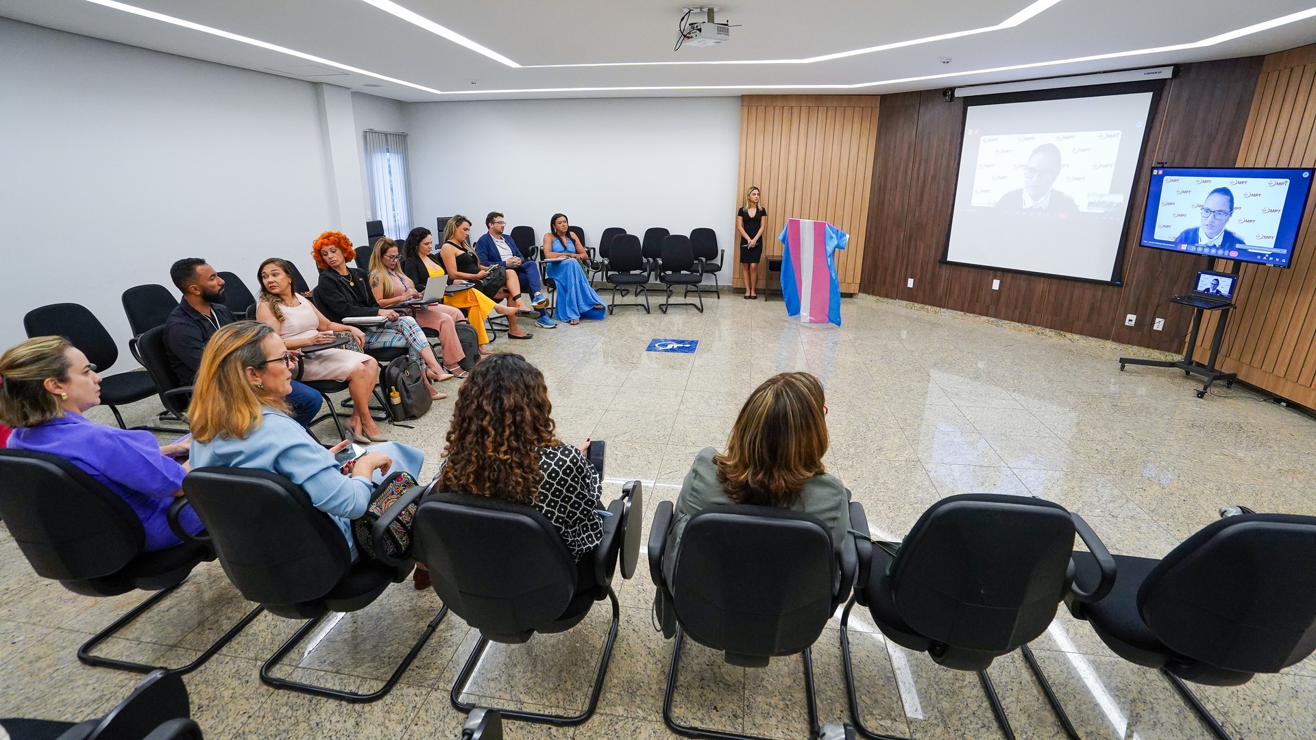Objetivo do encontro foi ouvir representantes da comunidade de travestis e transexuais do Tocantins para adoção de medidas voltadas à garantia de direitos