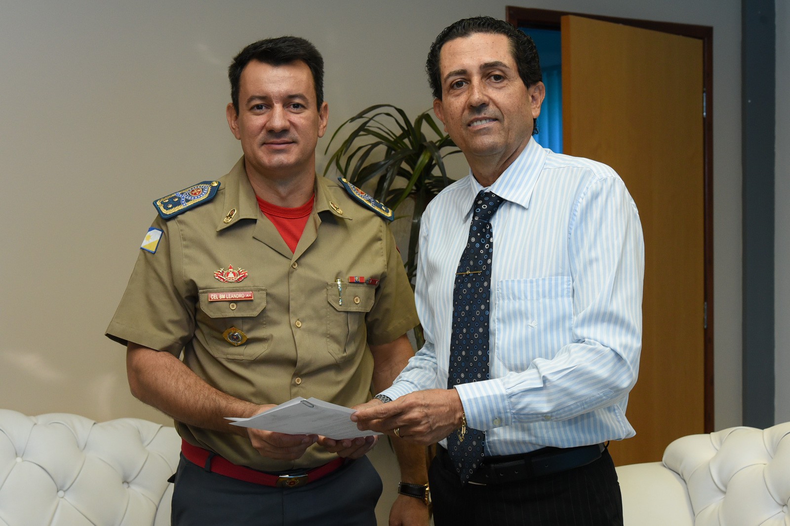 Cel. Reginaldo Leandro e o PGJ José Omar de Almeida Júnior