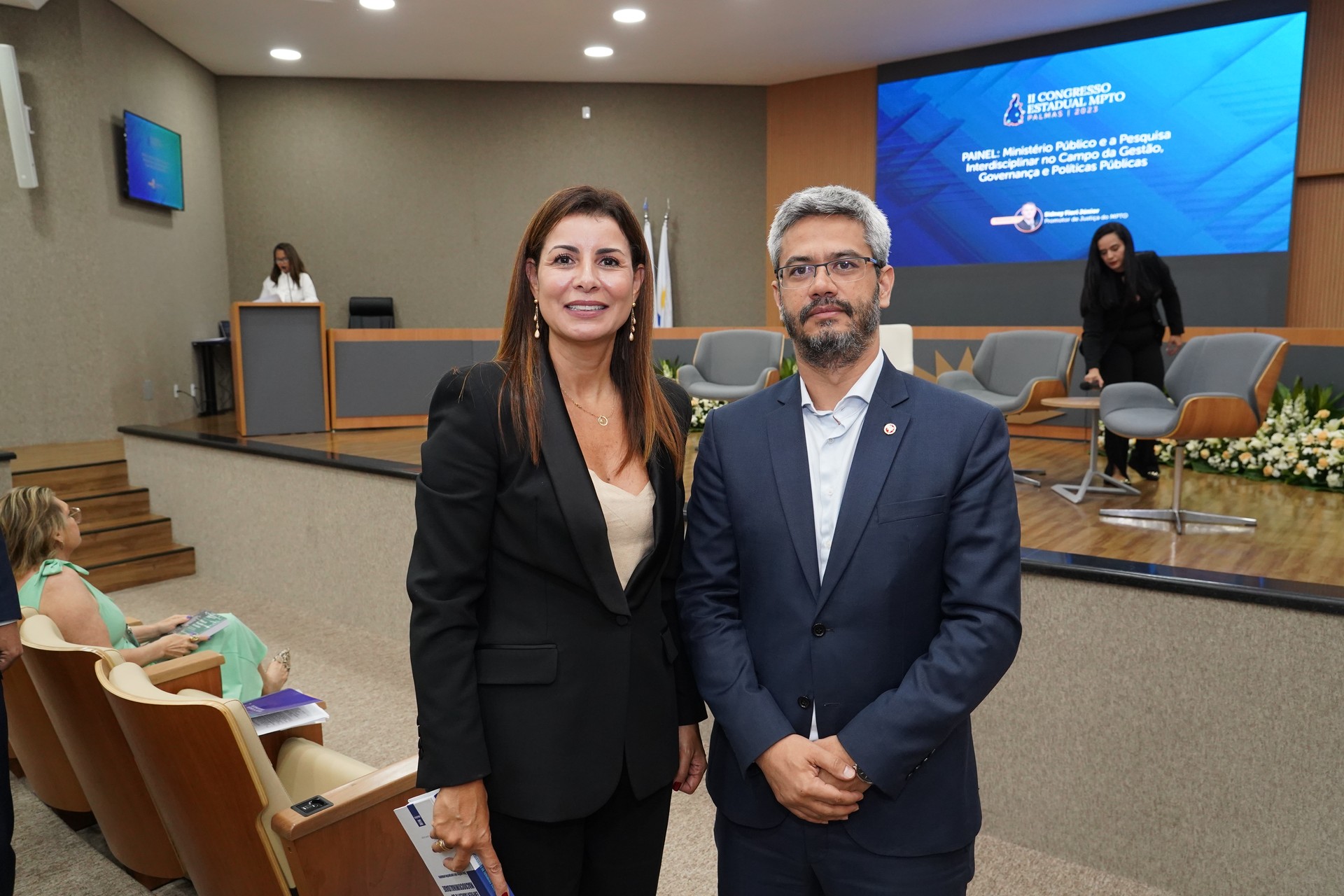 Simone Sibílio e o procurador-geral de Justiça, Luciano Casaroti