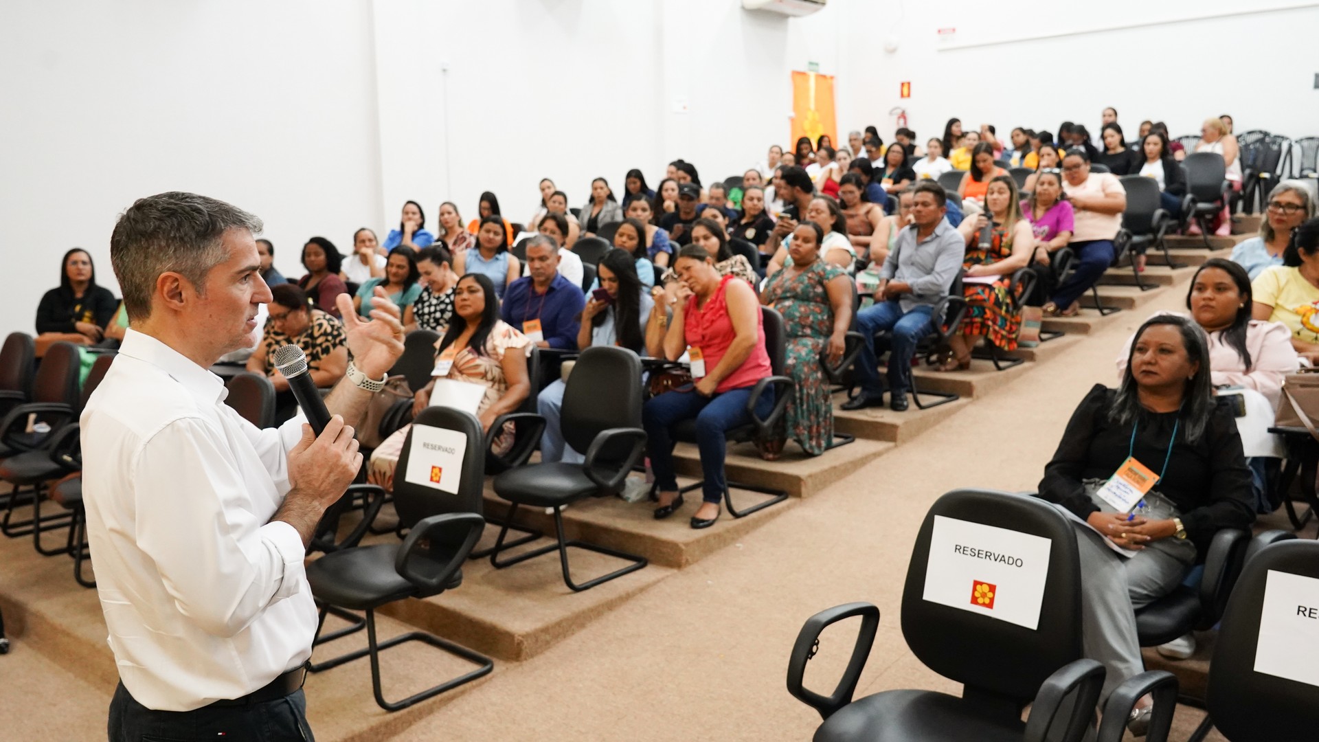Evento reuniu equipes de assistência social, educação, saúde e segurança e dos Conselhos Tutelares de 13 cidades do norte do estado