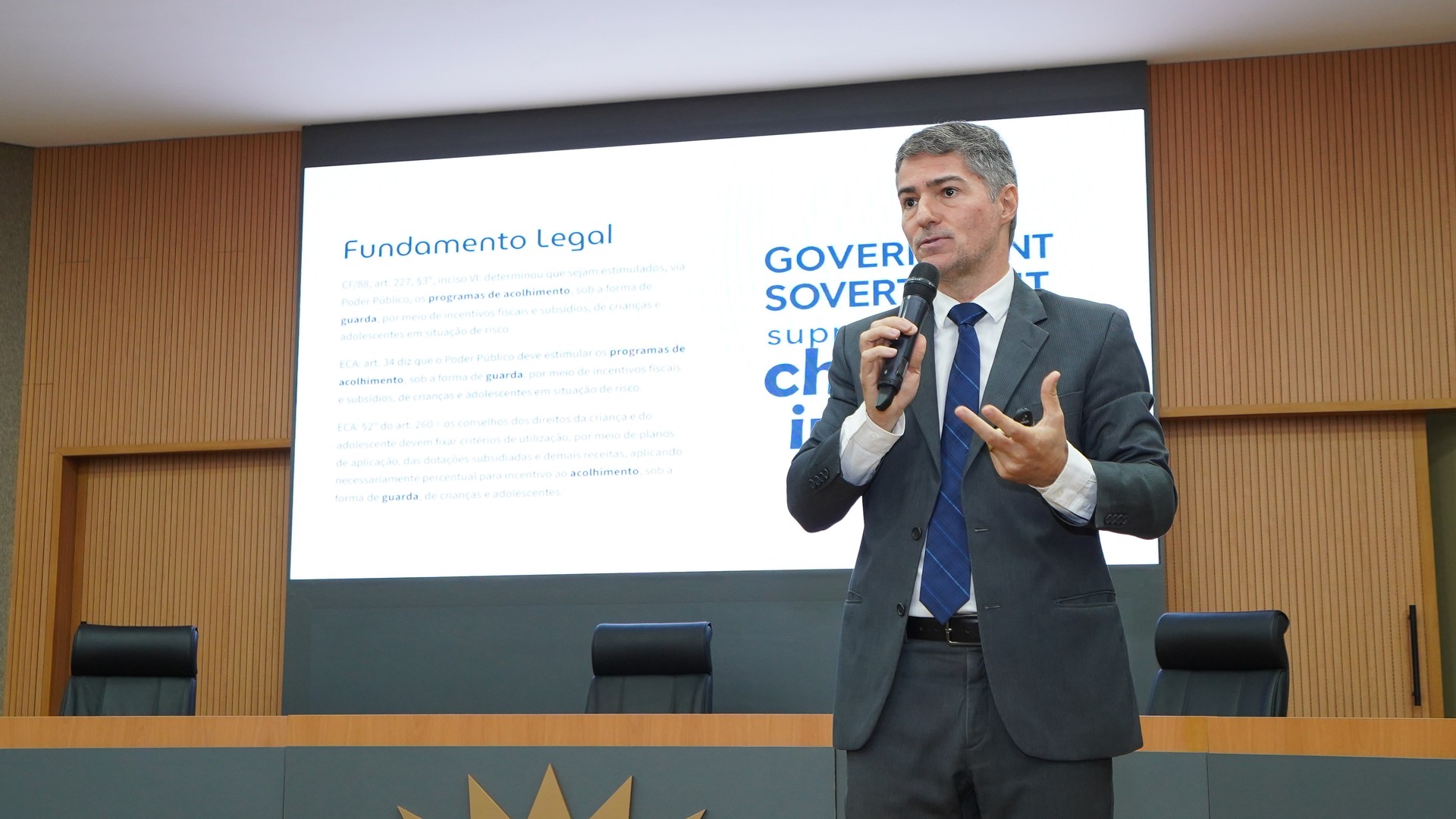 O seminário também incluiu uma palestra do promotor de Justiça Sidney Fiori sobre O Direito à Convivência Familiar e Comunitária