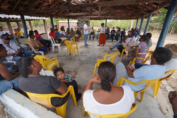 O Projeto Luzeiro promoveu reuniões com moradores que se reuniram em três núcleos da comunidade