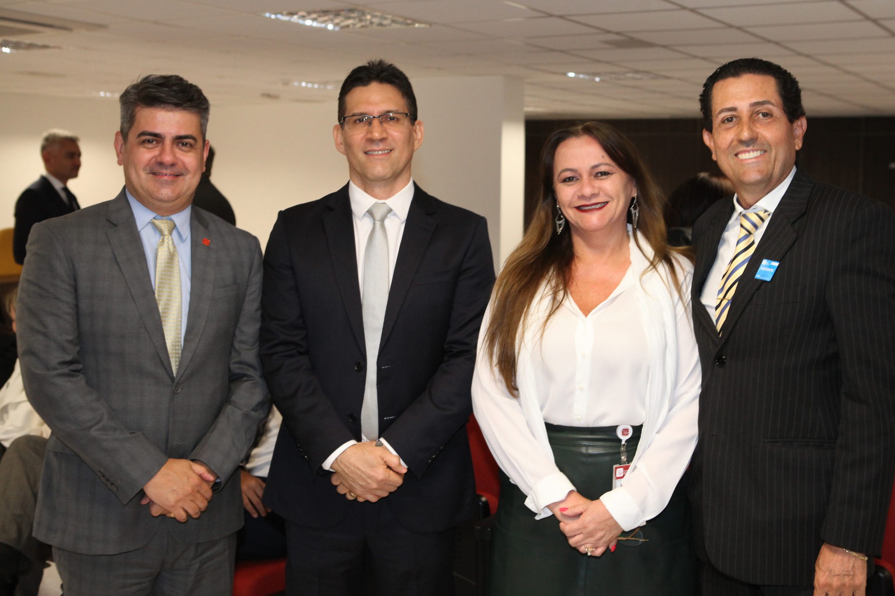 Da esquerda para a direita:  presidente da UNCMP, conselheiro Lauro Machado; o Procurador de Justiça José Maria; a Assessora do Corregedor Nacional Jayza ; e o PGJ, José Omar de Almeida Júnior
