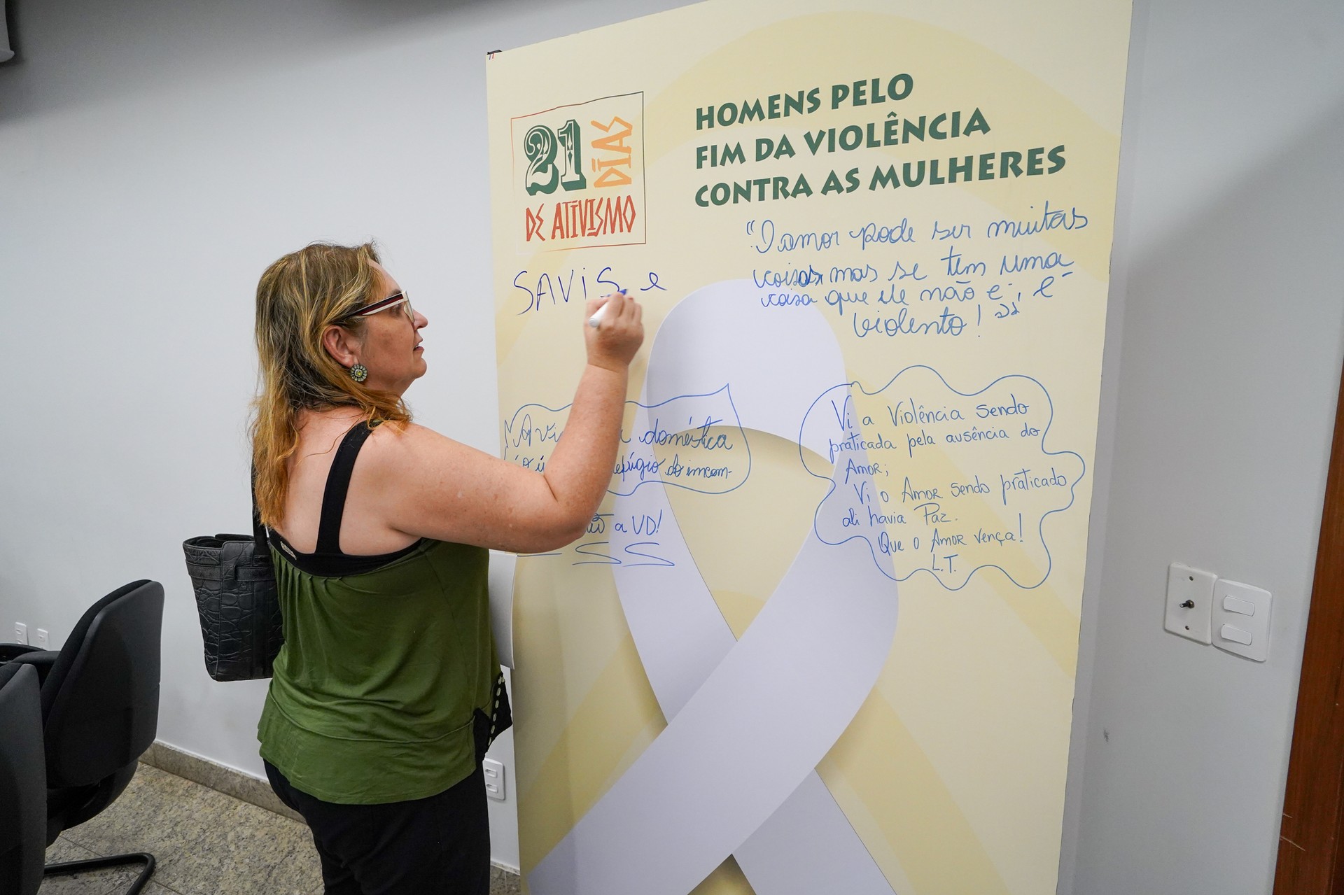 Participantes deixaram mensagens em painel da campanha “21 Dias de Ativismo pelo Fim da Violência contra a Mulher”