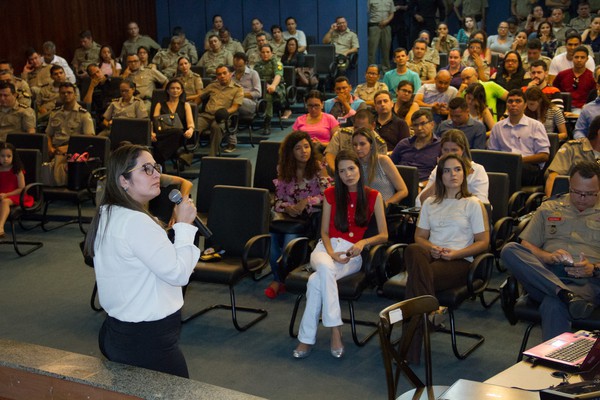 Promotora de Justiça Thais Cairo ministra palestra