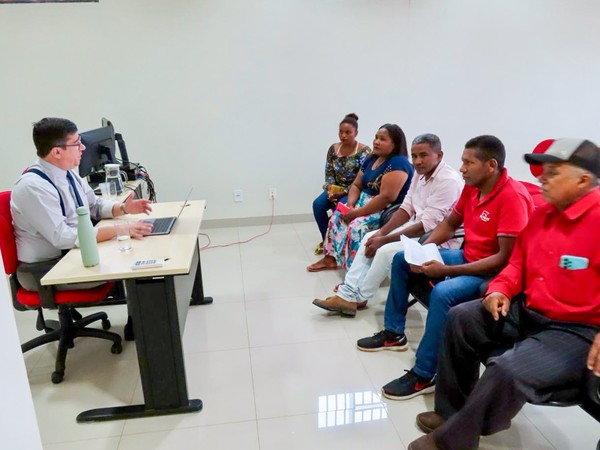 O promotor de Justiça João Edson de Souza, conduziu a reunião.