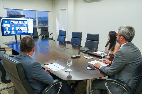 Participação do procurador-geral de Justiça, Luciano Casaroti, em reunião com prefeitos