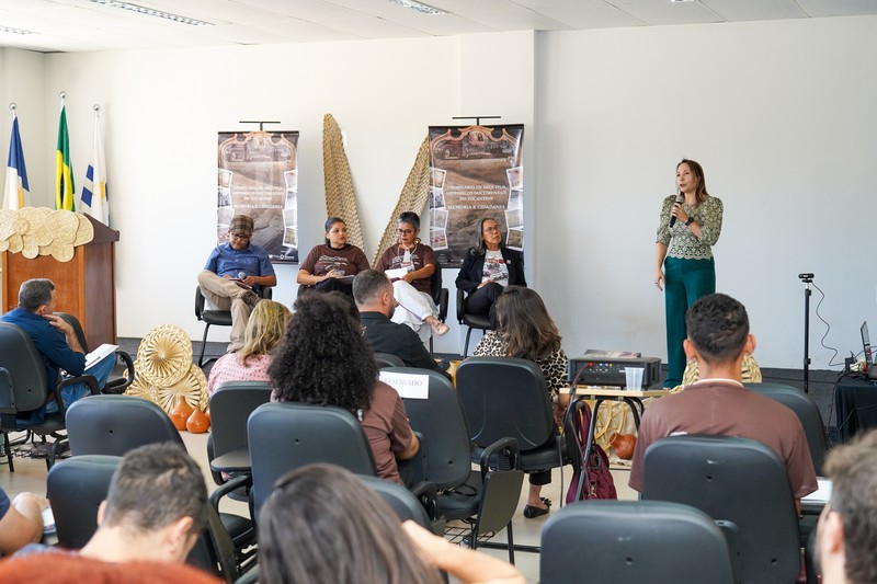 Momento da participação da promotora de Justiça Isabelle Figueiredo