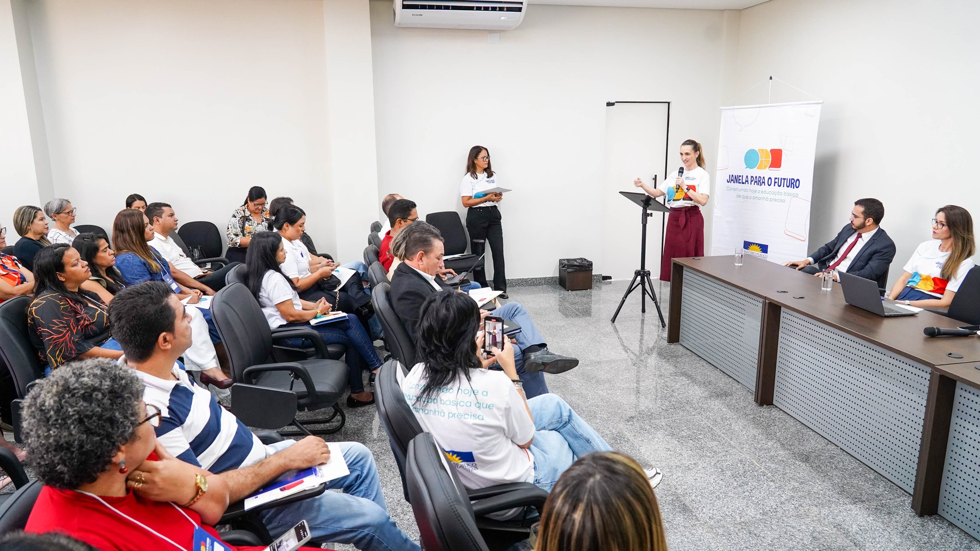 Objetivo central foi discutir a qualidade da educação básica pública em nove municípios da região