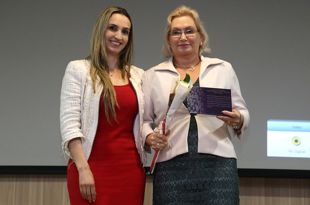 Procuradora de Justiça Vera Nilva Álvares é homenageada
