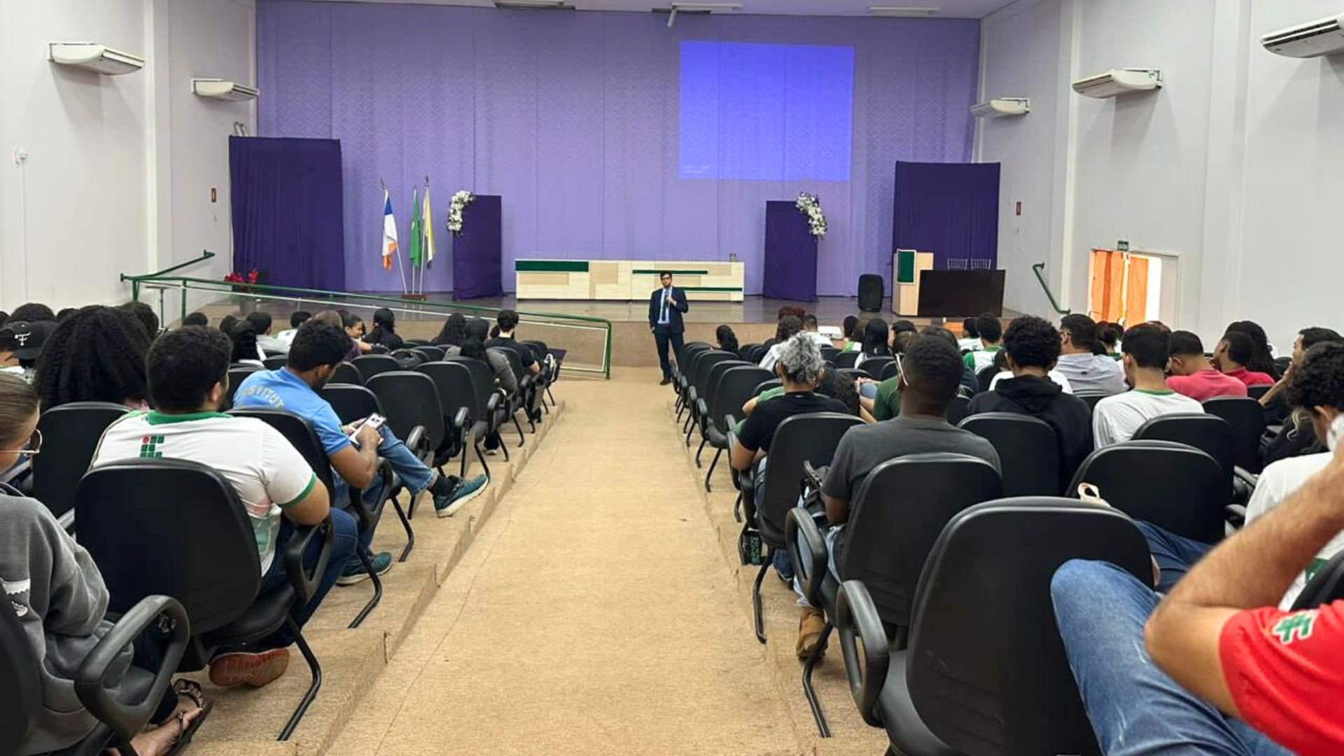 O evento esclareceu à comunidade o que a legislação brasileira tipifica como abuso sexual e estupro de vulnerável