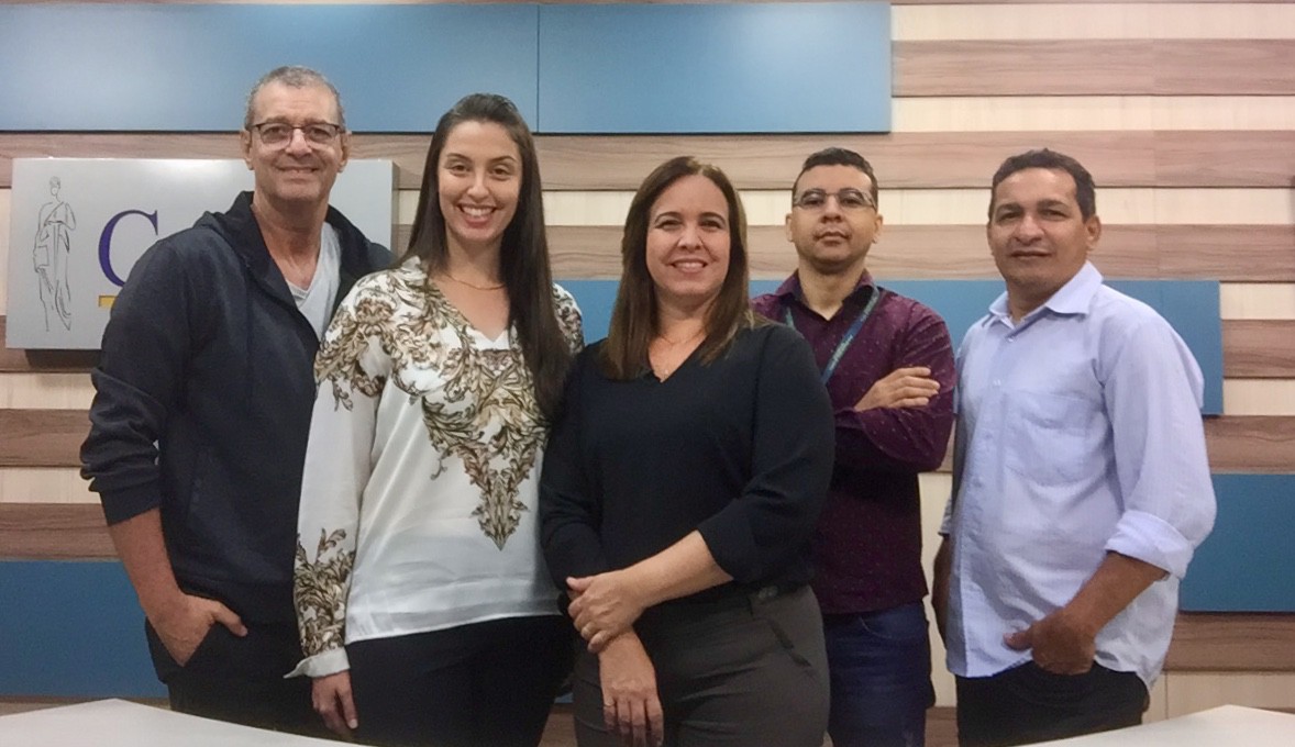 Equipe do Cesaf ao lado da analista do Sebrae