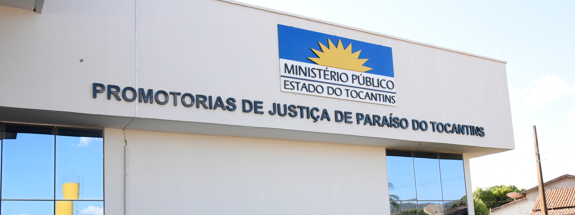 Os crimes ocorreram na madrugada de 24 de setembro de 2023, em Abreulândia, quando o réu efetuou disparos de arma de fogo contra Elizon Dias Paes e Iraci Magalhães Pinheiro Lima