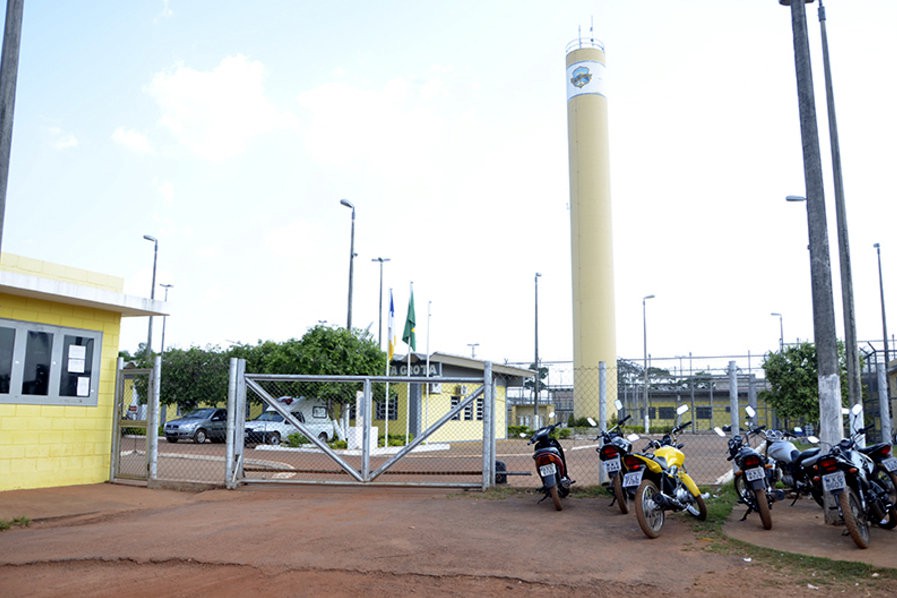 A unidade apresenta diversos problemas estruturais e de segurança