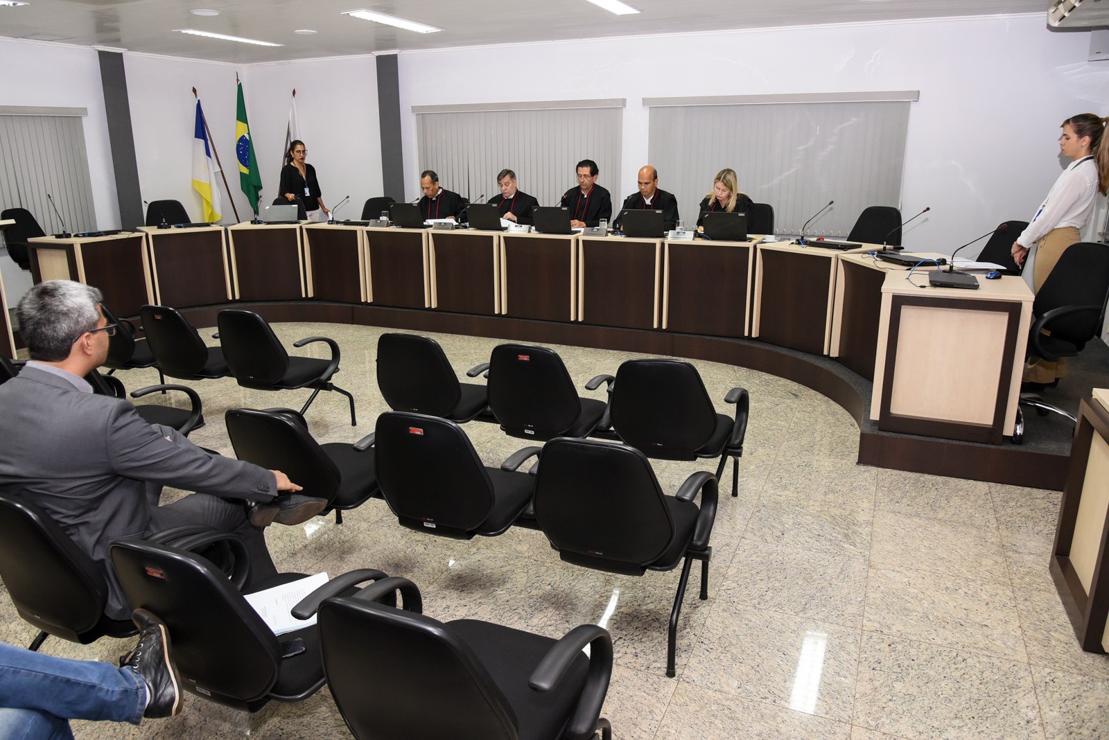 Sessão ocorreu nesta terça-feira, 03