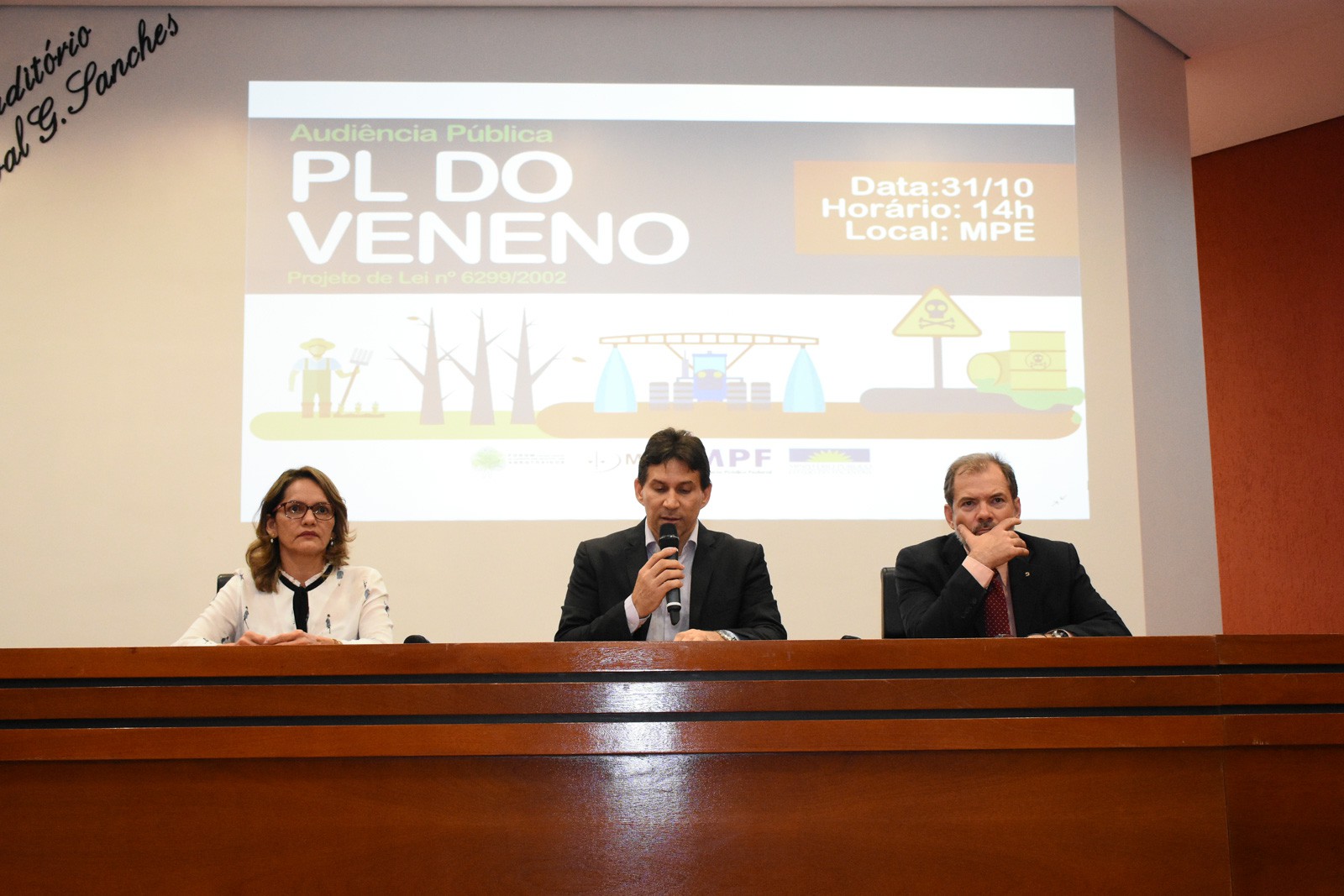 Audiência ocorreu na sede do MPE (Foto: Ronaldo Mitt)