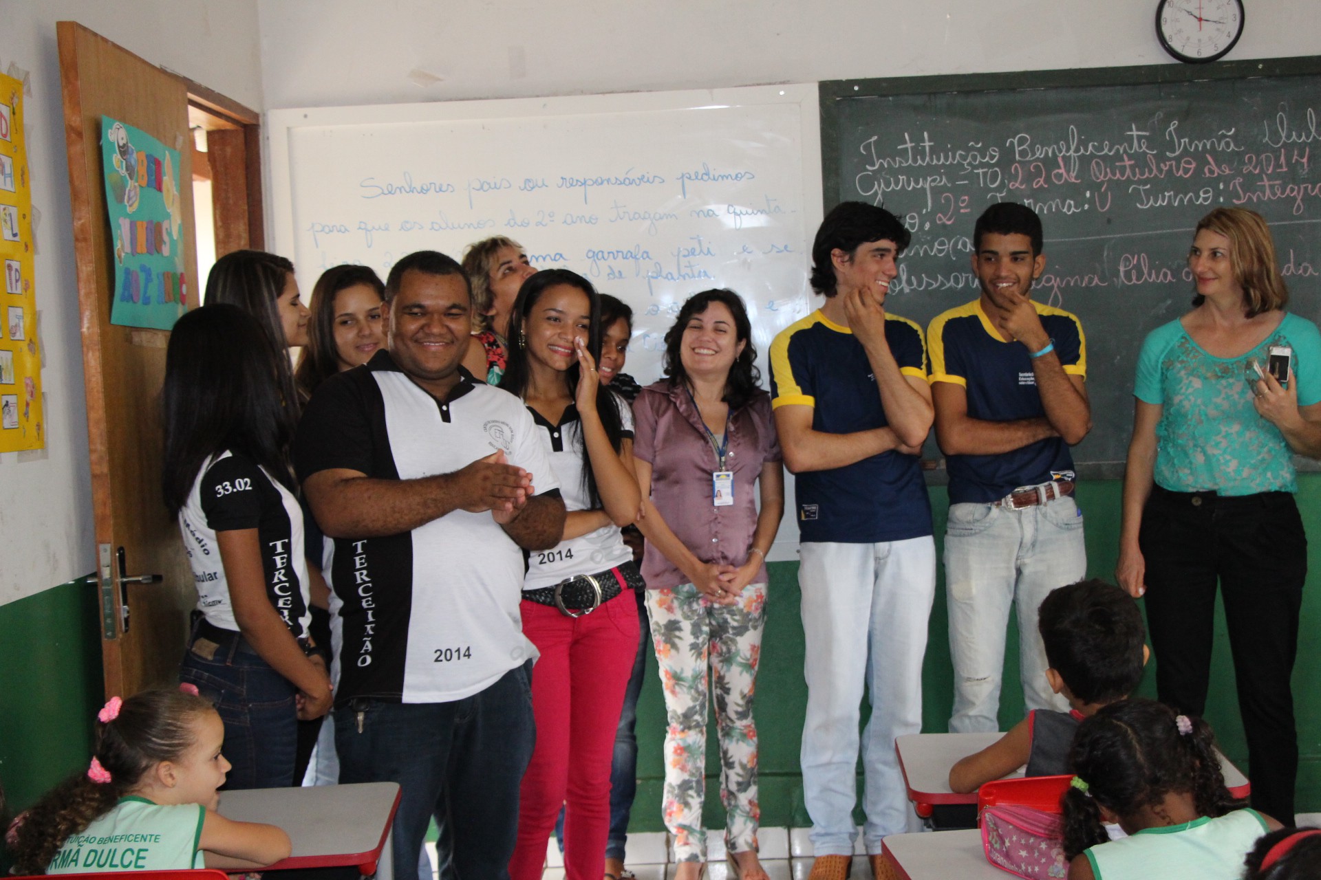 Em Gurupi crianças da creche cantam e emocionam estudantes